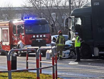 To był wielki karambol na Opolskiej, kierowca tira zasłabł... - zdjęcie 10