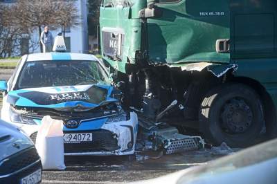 To był wielki karambol na Opolskiej, kierowca tira zasłabł... - zdjęcie 1