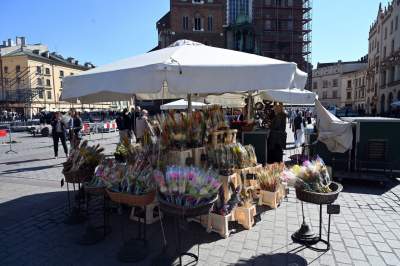 Wizytówka Krakowa? Wielki bałagan na Rynku Głównym - zdjęcie 4