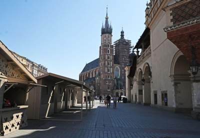 Wizytówka Krakowa? Wielki bałagan na Rynku Głównym - zdjęcie 1