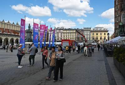 Wizytówka Krakowa? Wielki bałagan na Rynku Głównym - zdjęcie 22