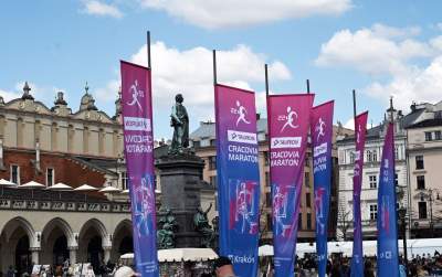 Wizytówka Krakowa? Wielki bałagan na Rynku Głównym - zdjęcie 24