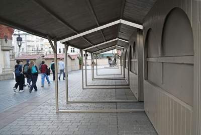 Wizytówka Krakowa? Wielki bałagan na Rynku Głównym - zdjęcie 28