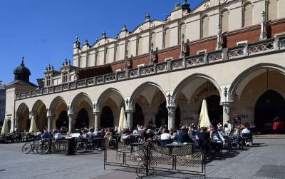 Wizytówka Krakowa? Wielki bałagan na Rynku Głównym - zdjęcie 13