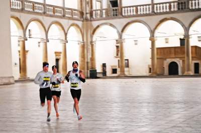 Nocą na Wawelu: niepowtarzalna atmosfera wyjątkowego biegu - zdjęcie 5