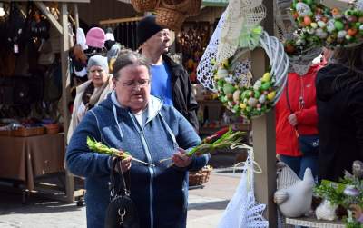 Turyści zachwyceni Jarmarkiem Wielkanocnym na Rynku Głównym - zdjęcie 30