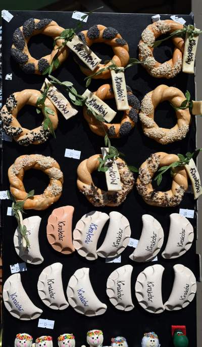 Turyści zachwyceni Jarmarkiem Wielkanocnym na Rynku Głównym - zdjęcie 12