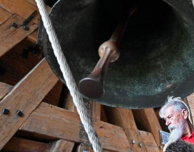 Dzwon Zygmunta zagrzmiał w południe dla papieża Franciszka - zdjęcie 23