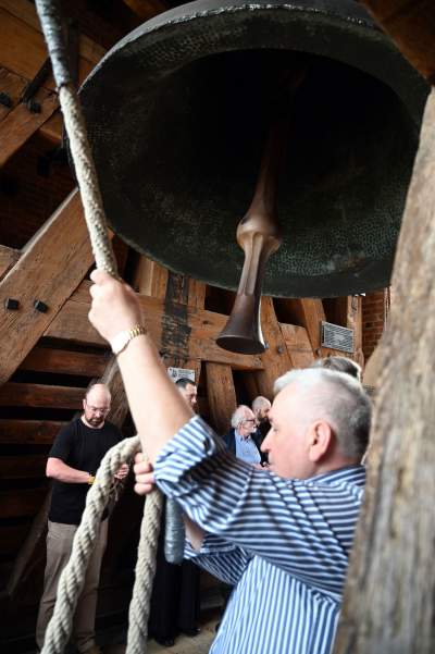 Dzwon Zygmunta zagrzmiał w południe dla papieża Franciszka - zdjęcie 8