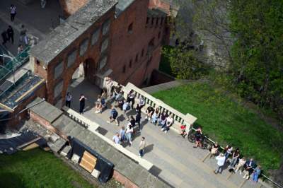 Dzwon Zygmunta zagrzmiał w południe dla papieża Franciszka - zdjęcie 18