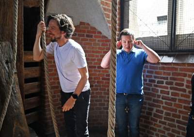 Dzwon Zygmunta zagrzmiał w południe dla papieża Franciszka - zdjęcie 4