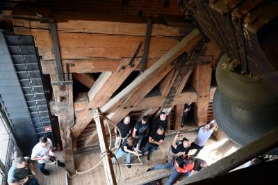 Dzwon Zygmunta zagrzmiał w południe dla papieża Franciszka - zdjęcie 13