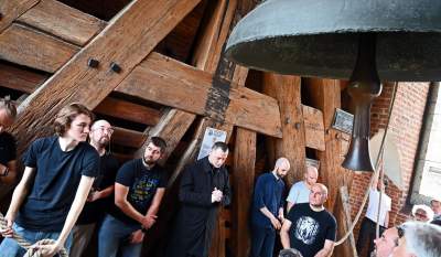 Dzwon Zygmunta zagrzmiał w południe dla papieża Franciszka - zdjęcie 7