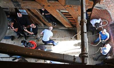 Dzwon Zygmunta zagrzmiał w południe dla papieża Franciszka - zdjęcie 15