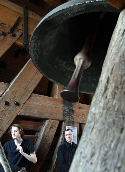 Dzwon Zygmunta zagrzmiał w południe dla papieża Franciszka - zdjęcie 22