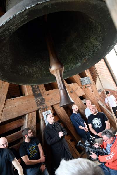 Dzwon Zygmunta zagrzmiał w południe dla papieża Franciszka - zdjęcie 9