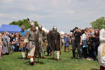 Rewelacyjna zabawa na kopcu Krakusa. Rękawka 2025 - zdjęcie 27