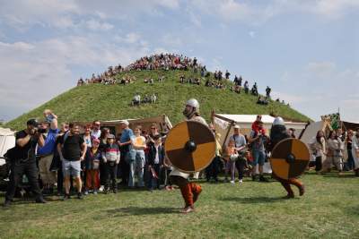 Rewelacyjna zabawa na kopcu Krakusa. Rękawka 2025 - zdjęcie 29