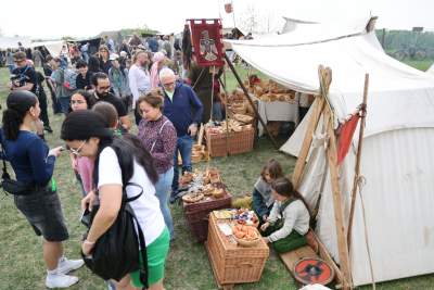 Rewelacyjna zabawa na kopcu Krakusa. Rękawka 2025 - zdjęcie 12