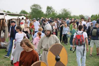 Rewelacyjna zabawa na kopcu Krakusa. Rękawka 2025 - zdjęcie 13