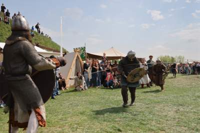 Rewelacyjna zabawa na kopcu Krakusa. Rękawka 2025 - zdjęcie 26