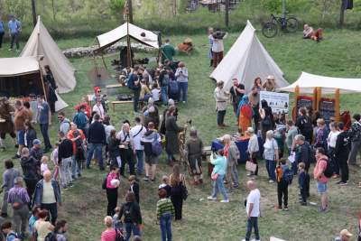 Rewelacyjna zabawa na kopcu Krakusa. Rękawka 2025 - zdjęcie 21