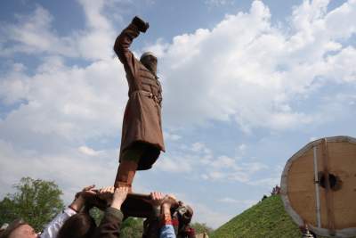 Rewelacyjna zabawa na kopcu Krakusa. Rękawka 2025 - zdjęcie 30