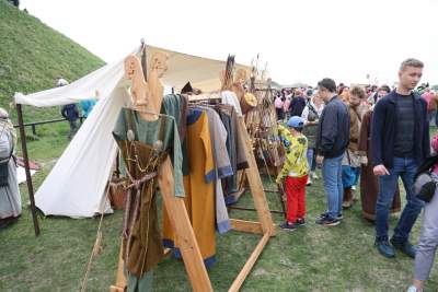 Rewelacyjna zabawa na kopcu Krakusa. Rękawka 2025 - zdjęcie 8