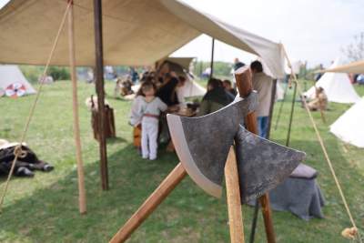 Rewelacyjna zabawa na kopcu Krakusa. Rękawka 2025 - zdjęcie 14