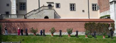 Współczesne rzeźby w ogrodach wawelskich, oryginalna wystawa - zdjęcie 23