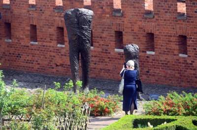 Współczesne rzeźby w ogrodach wawelskich, oryginalna wystawa - zdjęcie 30