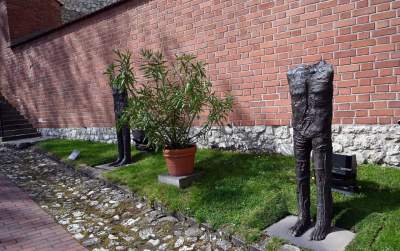 Współczesne rzeźby w ogrodach wawelskich, oryginalna wystawa - zdjęcie 4