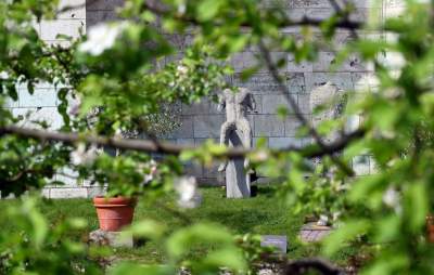 Współczesne rzeźby w ogrodach wawelskich, oryginalna wystawa - zdjęcie 16