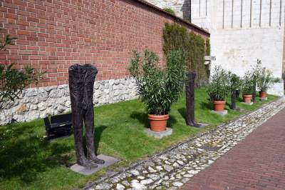 Współczesne rzeźby w ogrodach wawelskich, oryginalna wystawa - zdjęcie 5