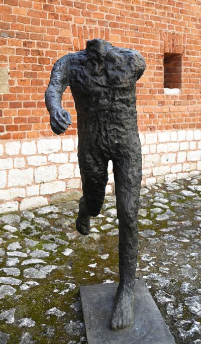 Współczesne rzeźby w ogrodach wawelskich, oryginalna wystawa - zdjęcie 2