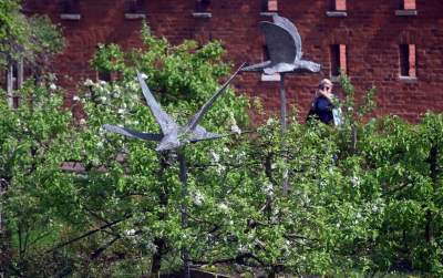 Współczesne rzeźby w ogrodach wawelskich, oryginalna wystawa - zdjęcie 28