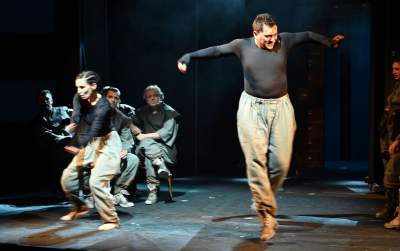 Proces Kafki w wersji musicalowej. Spektakl z rozmachem - zdjęcie 14