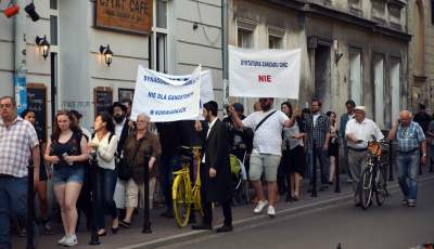 Środa wieczorem przed synagogą Izaaka - zdjęcie 35