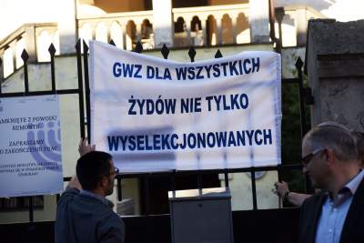Środa wieczorem przed synagogą Izaaka - zdjęcie 5