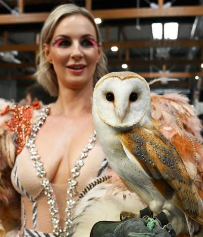 Zabawy dzieci z bronią na targach myśliwych w Krakowie, protesty aktywistów - zdjęcie 16