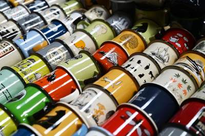 Zabawy dzieci z bronią na targach myśliwych w Krakowie, protesty aktywistów - zdjęcie 9