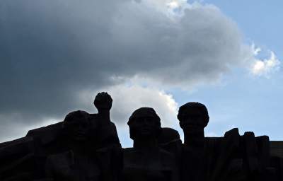 Pierwszomajowa manifestacja pod Pomnikiem Czynu Zbrojnego Proletariatu Krakowa - zdjęcie 16