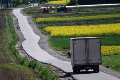 Słynna krzywa droga w Nowej Hucie i majowe klimaty koło Krakowa - zdjęcie 1