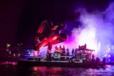 Rewelacyjny pokaz pod Wawelem, smokom towarzyszył królewski orszak - zdjęcie 33