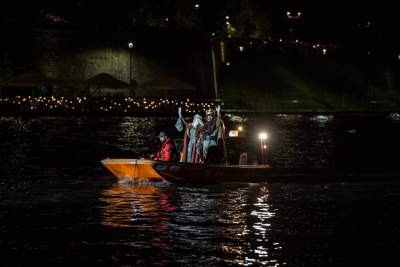 Rewelacyjny pokaz pod Wawelem, smokom towarzyszył królewski orszak - zdjęcie 12