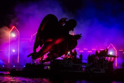 Rewelacyjny pokaz pod Wawelem, smokom towarzyszył królewski orszak - zdjęcie 32