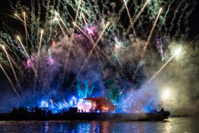 Rewelacyjny pokaz pod Wawelem, smokom towarzyszył królewski orszak - zdjęcie 13