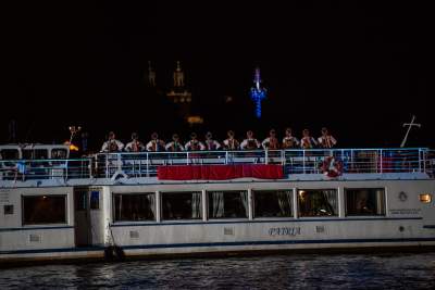 Rewelacyjny pokaz pod Wawelem, smokom towarzyszył królewski orszak - zdjęcie 38