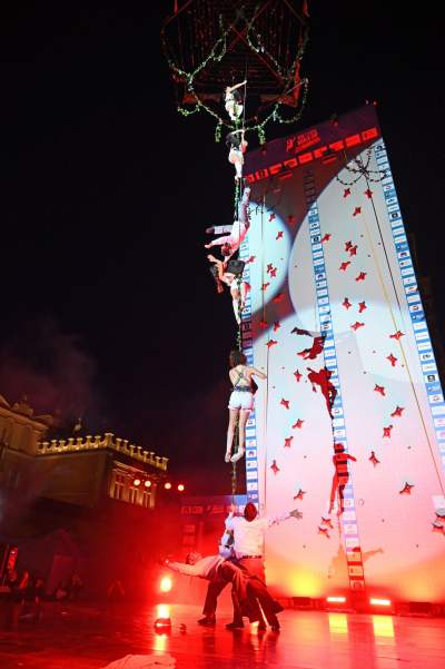 Podniebny spektakl na Rynku Głównym w Krakowie. Rewelacja! - zdjęcie 8