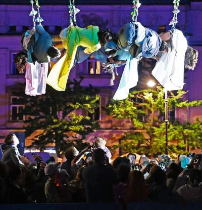 Podniebny spektakl na Rynku Głównym w Krakowie. Rewelacja! - zdjęcie 25